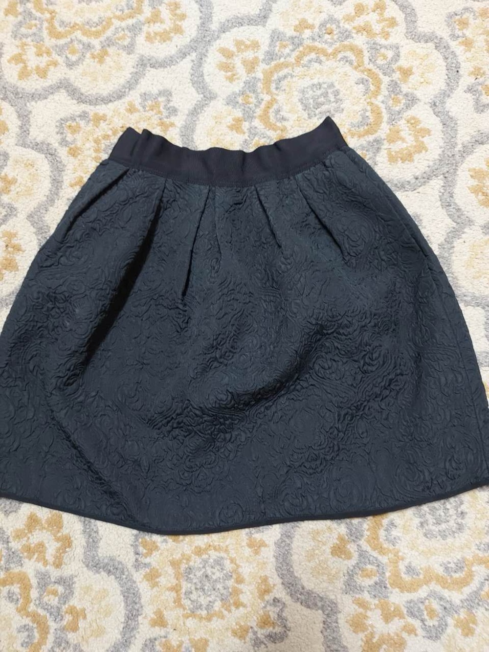 Aritzia Wilfred black skirt with jacquard texture